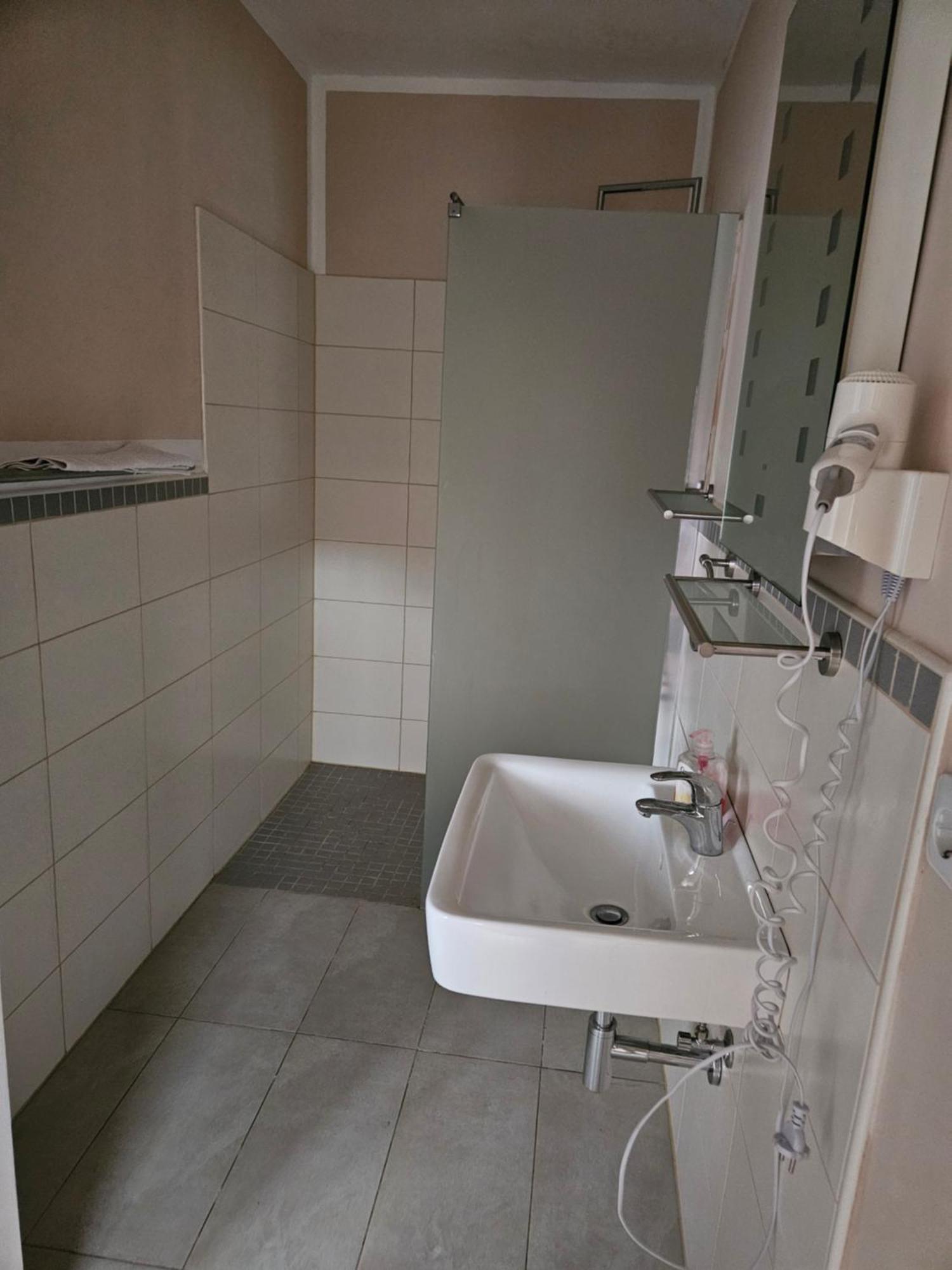 Hotel Zur Schmiede Heiningen Εξωτερικό φωτογραφία